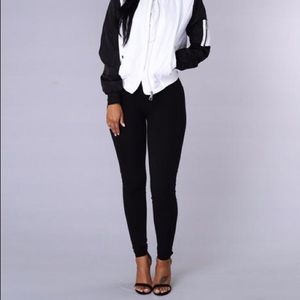 Light weight bomber jacket. Size L. black & white